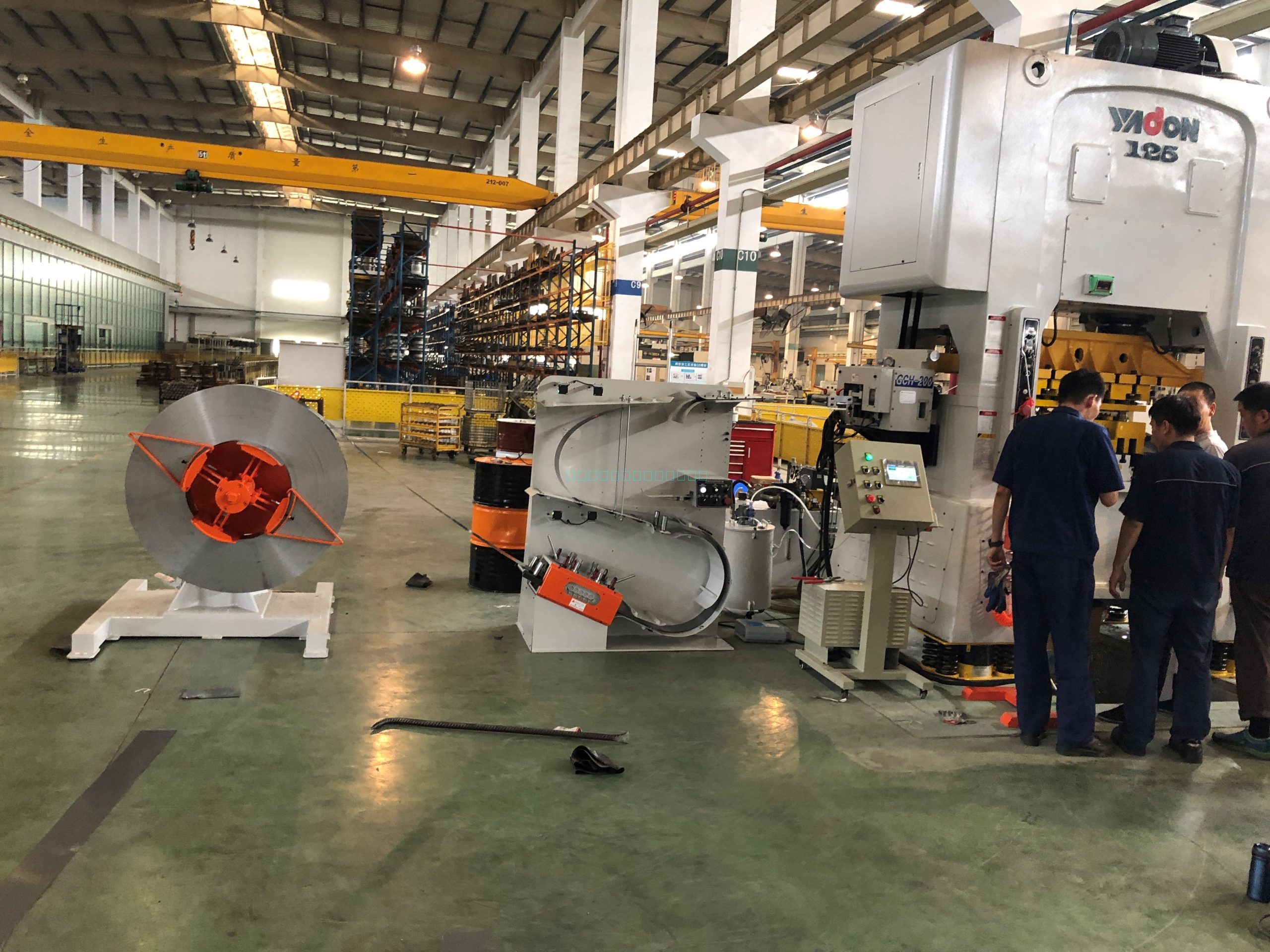 Установленная линия S-типа с разматывателем и скоростным прессом